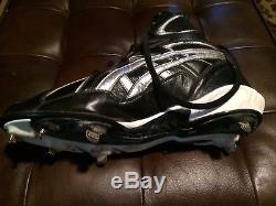 2006 Mike Piazza San Diego Padres Game Used -Single- Cleat