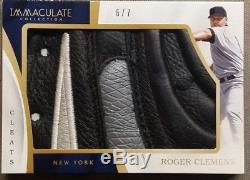 2017 Immaculate Roger Clemens #d /7 Game Used NY Yankees World Series Cleat