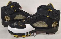 Andruw Jones Team Issue Nike Air Force 1 Jordan Fusion 5 Shoe Signed Game Cleats