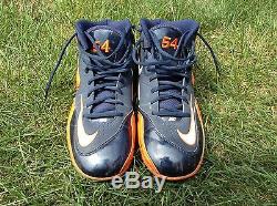 Brian Urlacher 2012 autographed / game used cleats. PSA JSA Photo matched