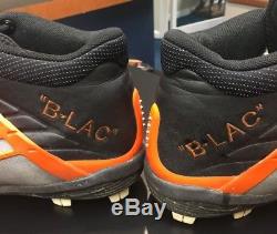 Brian Urlacher Chicago Bears Game-Used & Autographed Cleats