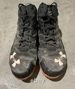 Buster Posey San Francisco Giants Game Used Cleats 2014 Bat Boy LOA