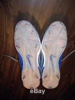 Chicago Cubs Game Used Autographed Geovany Soto 2009 Custom Road Cleats Shoes