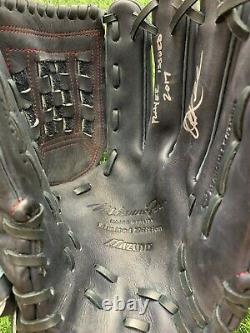 Corey Kluber Cleveland Indians Game Used Fielding Glove 2017 Photo Matched Auto