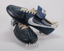 Dave Stieb signed game worn used Toronto Blue Jays cleats! RARE! MEARS LOA