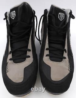 Derek Jeter Autographed 2009 Game Used Nike Jordan Cleats Beckett