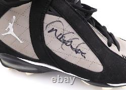 Derek Jeter Autographed 2009 Game Used Nike Jordan Cleats Beckett