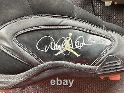 Derek Jeter Yankees Game Worn 2001 Nike Cleats Both Signed with Signed LOA Steiner