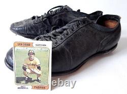 Fred Kendall #16 Game Used Vintage Baseball Cleats San Diego Padres