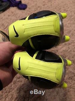 Game Used Worn Soccer Cleats And Goalie Gloves Worn By Tim Howard MLS Jersey usa
