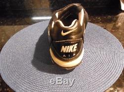 Greg Maddux Autograph Nike Game Used Baseball Cleat Shoe Size 9.5
