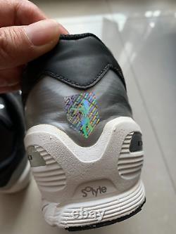 ICHIRO SUZUKI New York Yankees Game Used Auto Autograph Asics Cleats Shoes