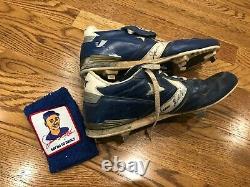 Jerome Walton circa 1989 game used worn Cubs cleats with wristband