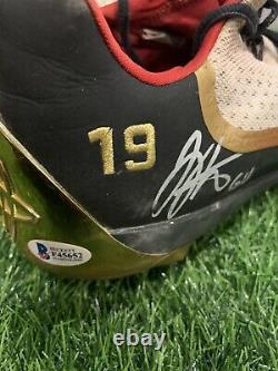 Joey Votto Cincinnati Reds Game Used Cleats 2016 Gold Signed Beckett LOA