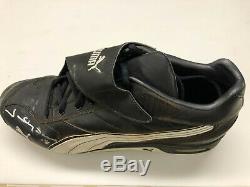 Johnny Damon Signed New York Yankees Game Used Cleat SI+PSA Pre-Cert