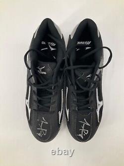 Juan Pierre Signed Miami Marlins Mizuno Vapor 9 Spike Game Used Cleats Size10