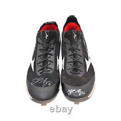 Kyle Seager Mariners Game Used Autographed Black/Red Mizuno Cleats (Size 11.5)