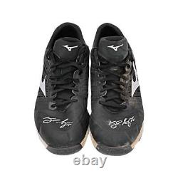 Kyle Seager Mariners Game Used Autographed Mizuno Logo Cleats (Size 11.5)