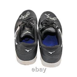 Kyle Seager Mariners Game Used Autographed Mizuno Logo Cleats (Size 11.5)