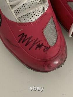 Marshawn Lynch Autographed Game Used Photomatched Cleats 10/11/09 NFL & PSA COA