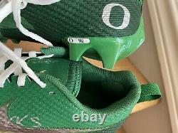 Oregon Ducks Bucky Irving Signed Game Cleats