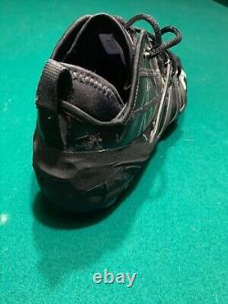 Ray Lewis game used worn cleat Signed / Autographed -Ray Lewis Foundation COA