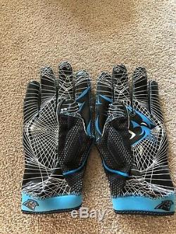 Thomas Davis Game Used Worn Cleats And Gloves