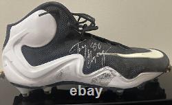 Tony Gonzalez Kansas City Chiefs Autographed Signed 2008 Game Used Nike Cleat