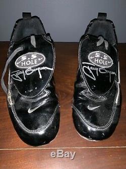 Tony Gwynn Nike 5.5 hole Game Used 1997 Cleats Signed withCOA from AG Sports