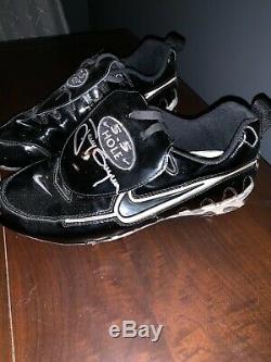 Tony Gwynn Nike 5.5 hole Game Used 1997 Cleats Signed withCOA from AG Sports