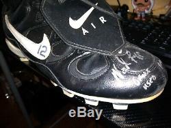 Wade Boggs game used cleats Yankees great game use